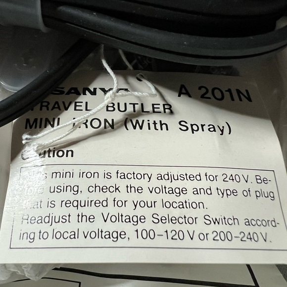 Vintage SANYO Travel Butler Mini Iron - Picture 4 of 8